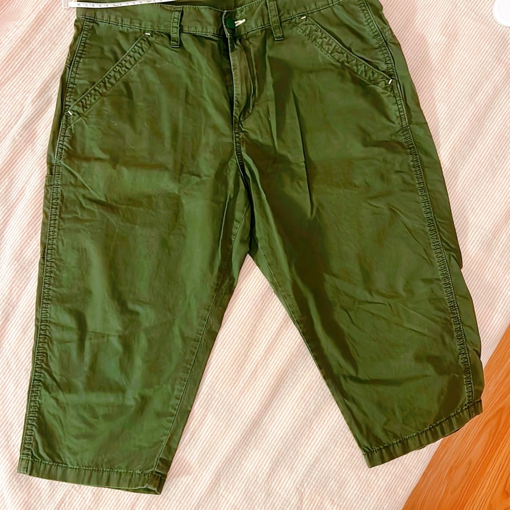 LEE MAN ARMY GREEN CROPPED PANTS SIZE W34 175/84A